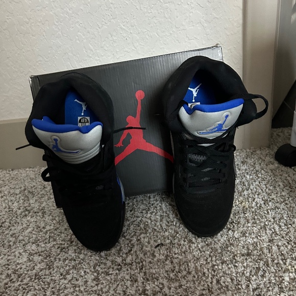 AIR JORDAN RETRO 5 - Picture 2 of 6